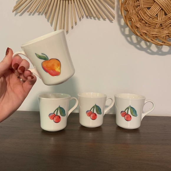 Set of 4 VTG Corning Corelle Fruit Basket Teacups - Picture 3 of 9